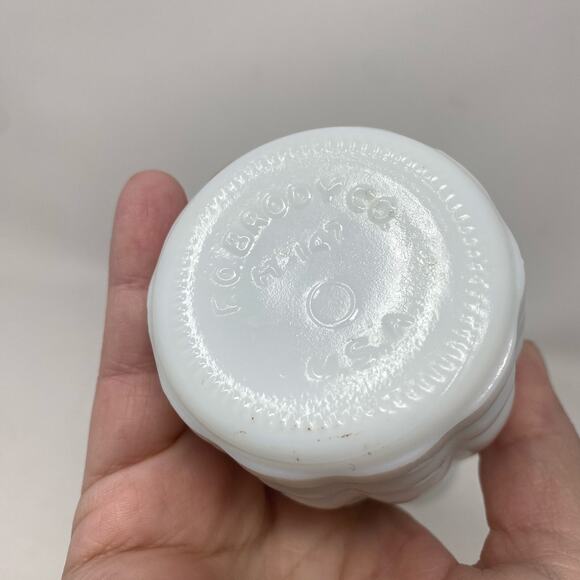 Milk glass bud vase square quilted pattern 8 3/4” vintage EO Brody - Picture 6 of 7